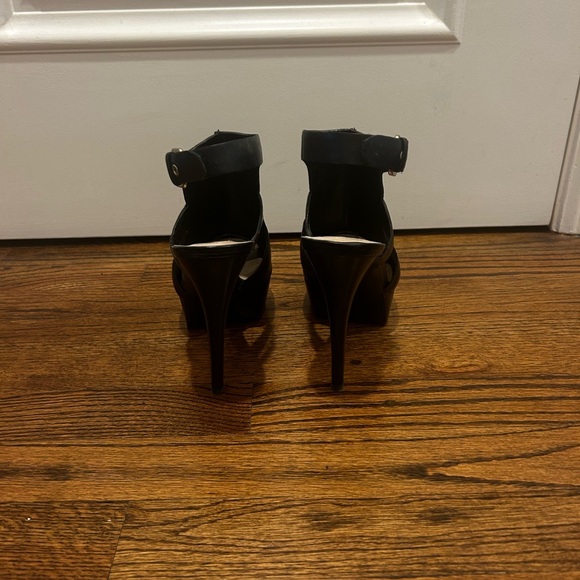 Guess black platform heels - Picture 3 of 5